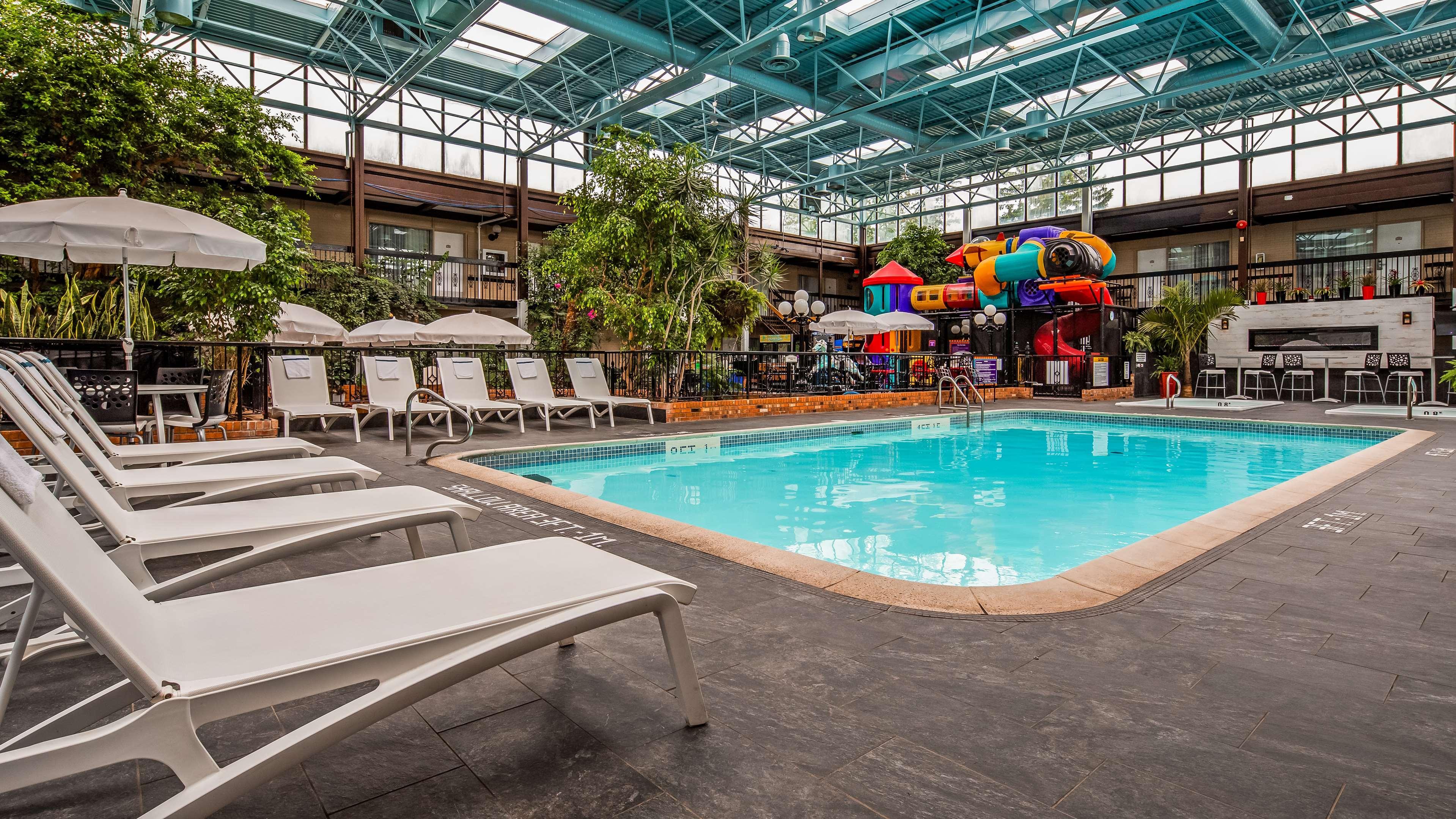 Best Western Plus Cairn Croft Hotel Niagara Falls Exterior photo