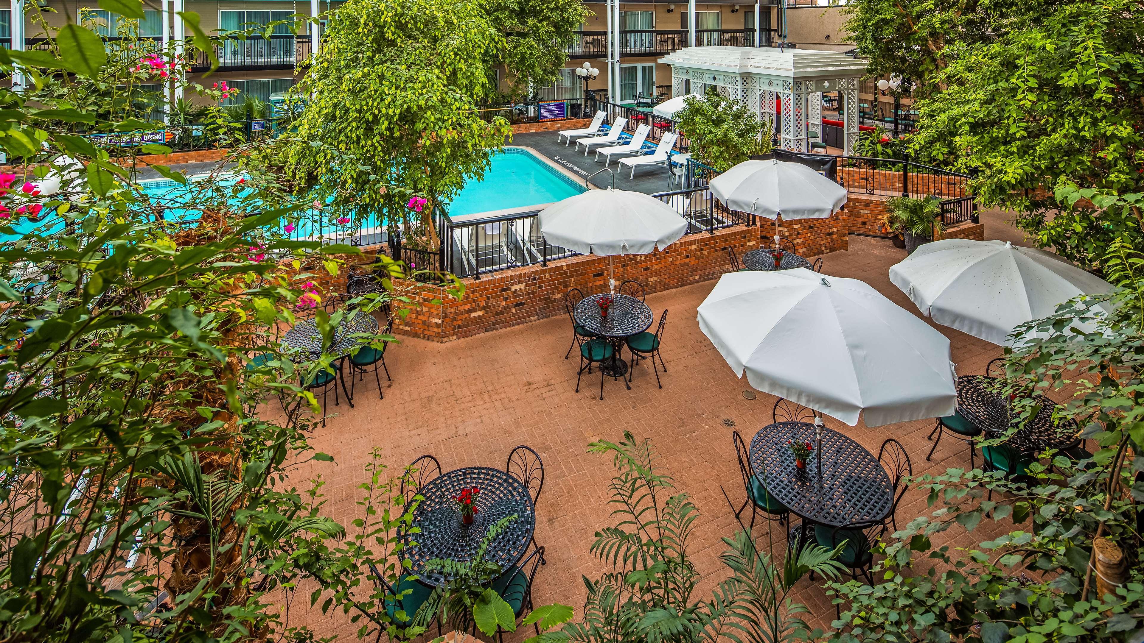 Best Western Plus Cairn Croft Hotel Niagara Falls Exterior photo